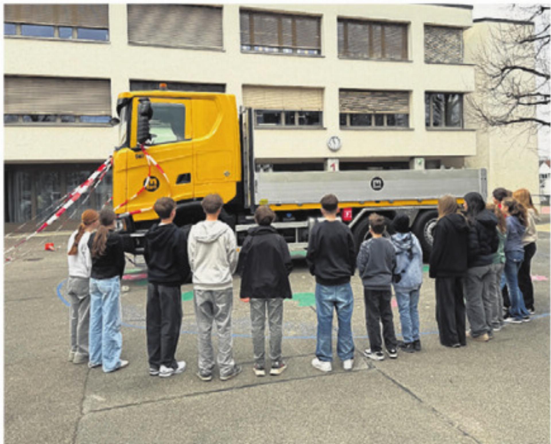 Achtung, toter Winkel! - Das Bild wird blockiert. – Möglicherweise durch einen aktiven Adblocker.