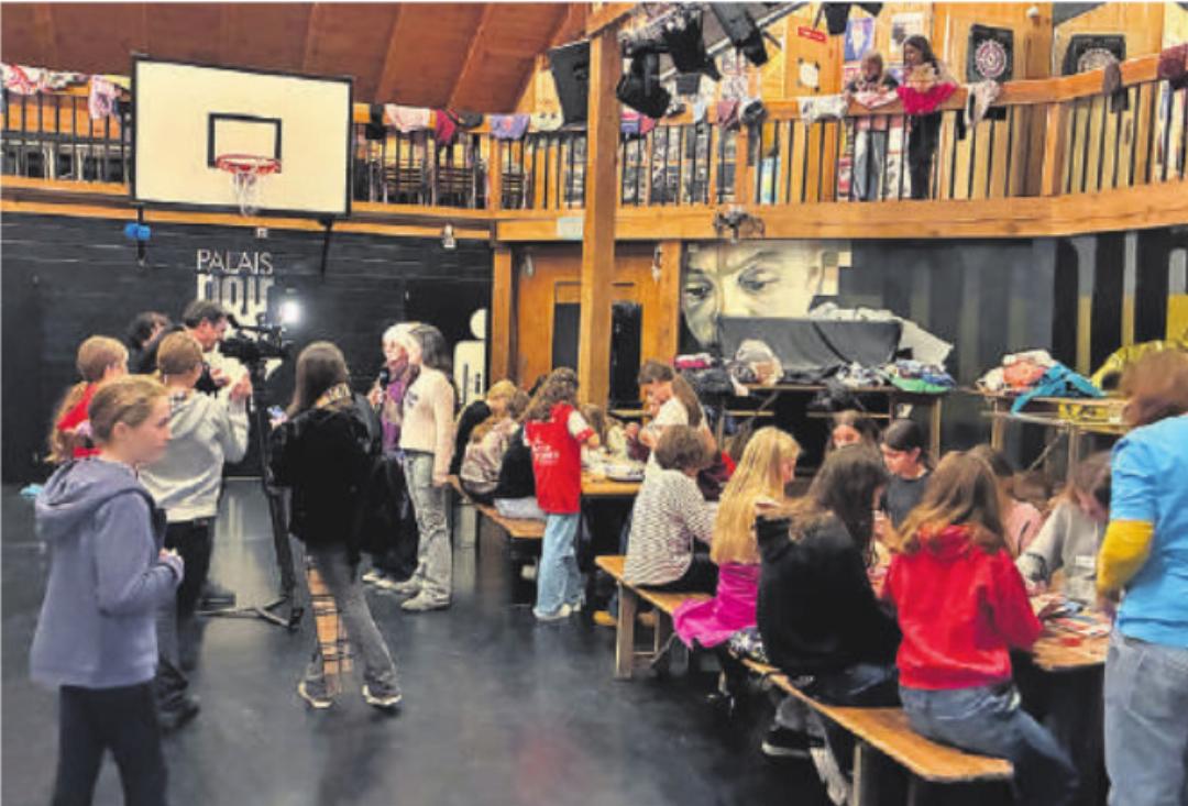 Beste Stimmung unter den Mädchen*. Beste Stimmung unter den Mädchen*.