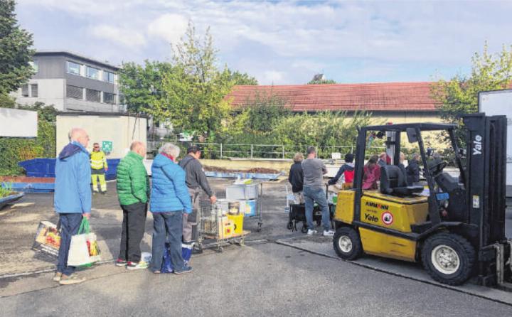 Beim Sonderabfalltag und Clean-up-Day in Oberwil engagieren sich Gemeinde und Freiwillige gemeinsam für eine saubere und sichere Umwelt.