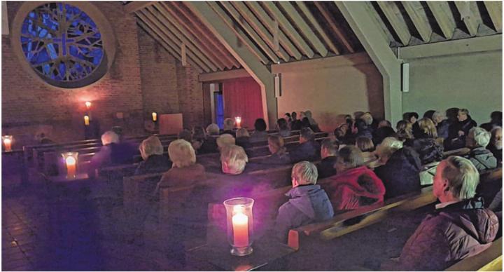 Besinnliche Stimmung am Orgelkonzert. Besinnliche Stimmung am Orgelkonzert.