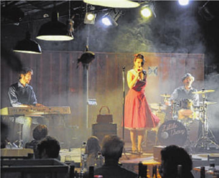 Little Chevy (vocals), Christoph Schwaninger (keys), Andy Lang (drums & backing vocals)