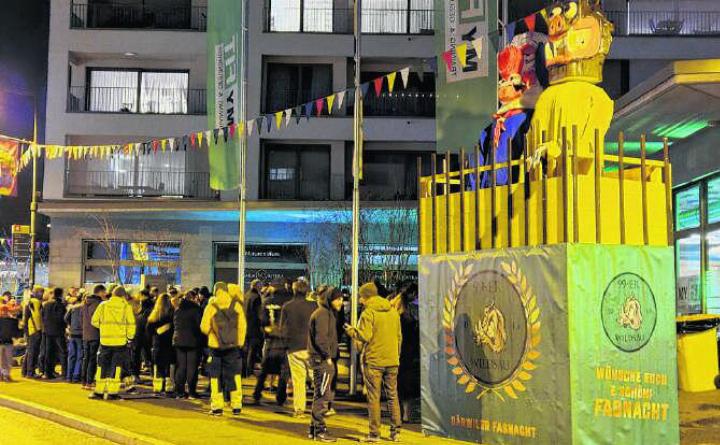 Waggistaufe in Därwil: Wildsau und Waggis wachen über die Fasnacht. Foto: Tobias Gfeller