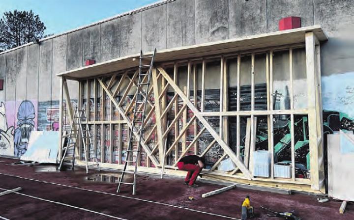 Für die Montage der Wand musste zuerst ein Grundgerüst erstellt werden.