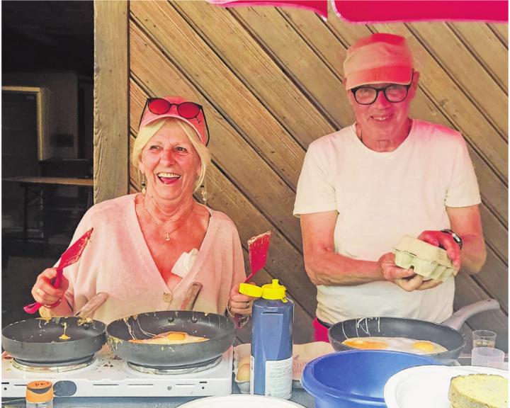 Seit über 40 Jahren stehen Brigitte und Werner hinter den Spiegeleierpfannen.