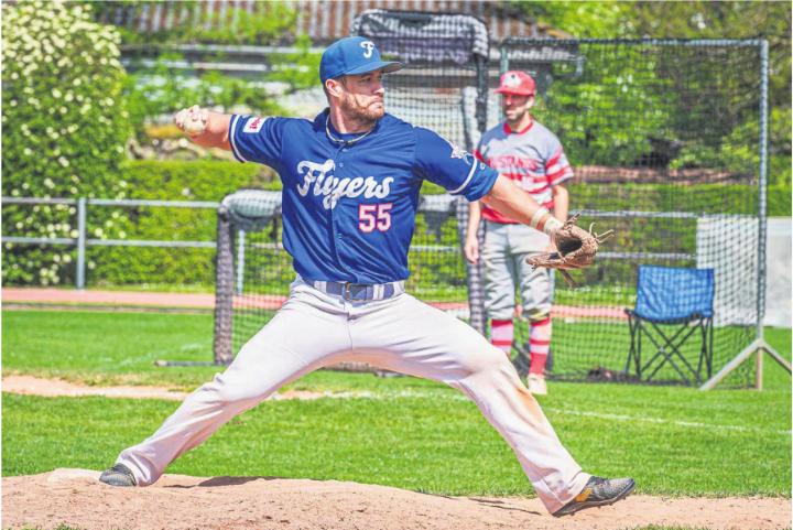 In Aktion Pitcher Taka Oshima. Foto: Sacha Grossenbacher, sgfoto.ch