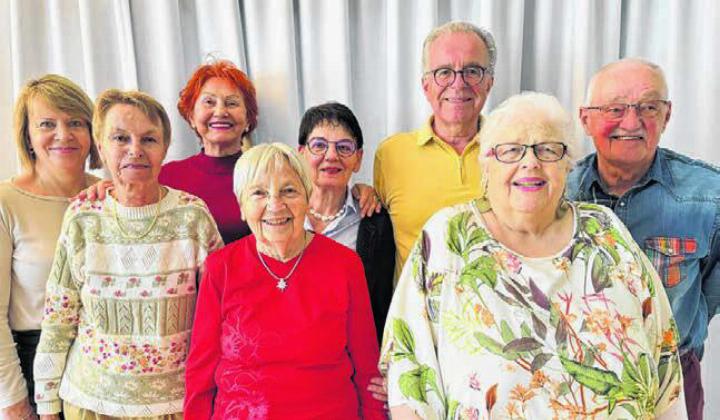 Auf dem Bild sind von links nach rechts: Petra Köhler, Brigitte Zürcher, Mirsada Voser, Ruth Christen, Regine Borst, Beat Voser, Vreni Aufranc und Jakob Feiss. Trix Rudin war krankheitshalber abwesend.