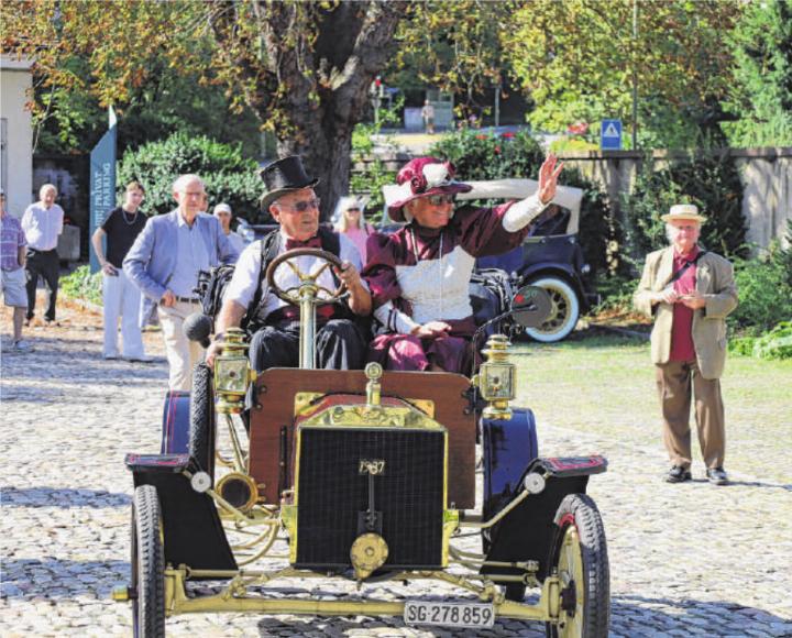 Ein Ford aus dem Jahr 1907: Die Besitzer aus Eschenbach legten zweimal 107 Kilometer zurück, um in Bottmingen dabei zu sein.