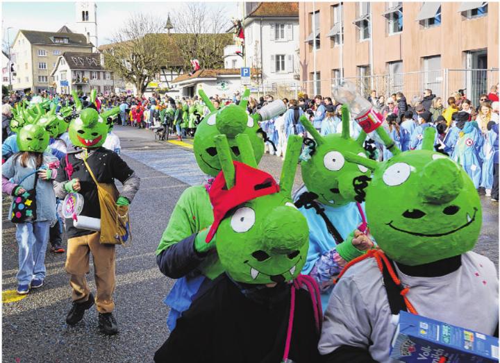 Kreativ unterwegs an der Oberwiler Schulfasnacht. Foto: Tobias Gfeller