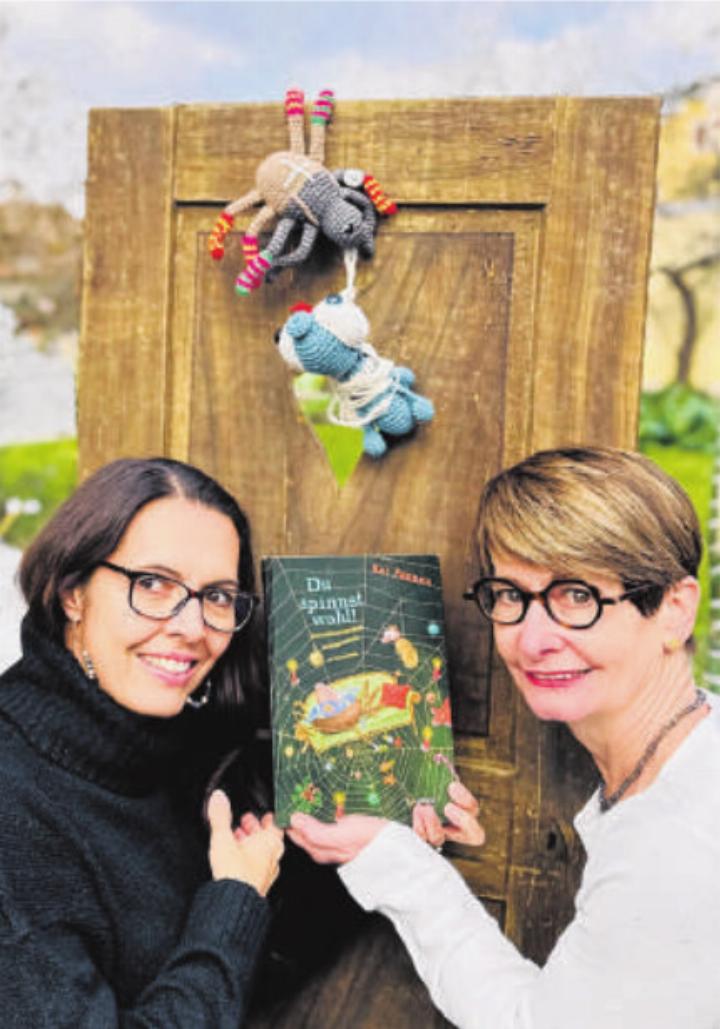 Nicole Yokoyama (links) und Géraldine Meier haben das erste Advents-Kinderhörbuch auf Baseldeutsch vertont.