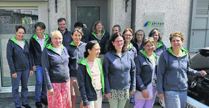 Teammitglieder der Spitex Bottmingen Oberwil blicken zurück auf 125 Jahre Engagement und gehen gemeinsam gestärkt ins Jubiläumsjahr. Foto: S. Althof-Kessler