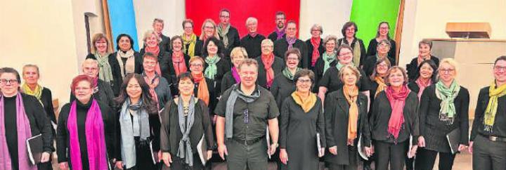 Gottesdienst mit dem Gospelchor Touching Voices
Der Gospelchor Touching Voices übernimmt am Sonntag, 17. August, 10 Uhr im REKIZET die musikalische Gestaltung des Gottesdienstes mit seinen berührenden Stimmen. Durch den Gottesdienst führt Pfarrer Dietrich Jäger.