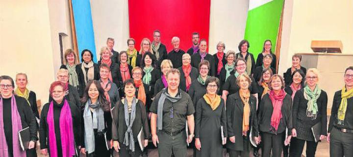 Der Gospelchor Touching Voices übernimmt am Sonntag, 17. August, 10 Uhr im REKIZET die musikalische Gestaltung des Gottesdienstes mit seinen berührenden Stimmen. Durch den Gottesdienst führt Pfarrer Dietrich Jäger.