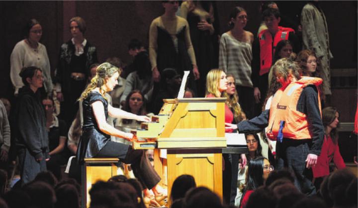 Ruf nach Frieden: Babette Mondry an der Orgel. Foto: Fotoman Basel