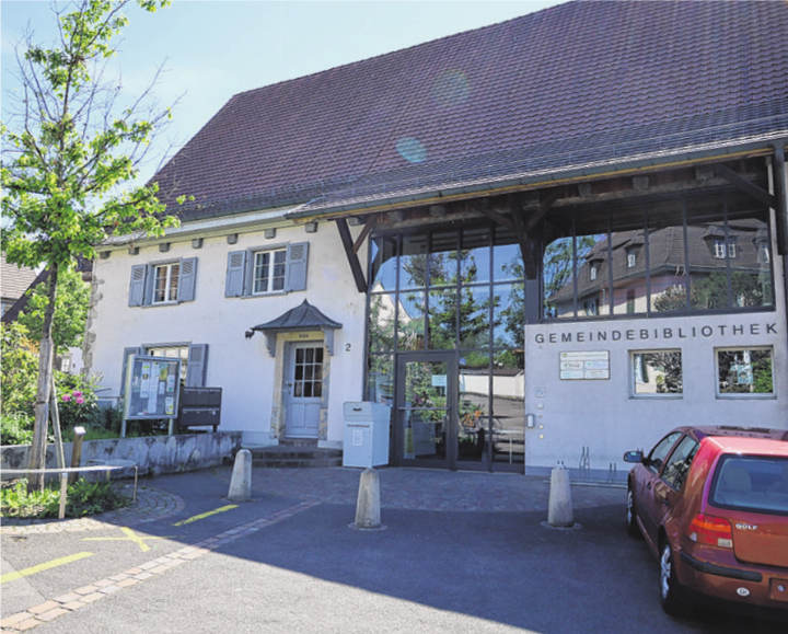 Die Kitas wie das Valdeshamou (links) und die Tagesfamilien Therwil stehen vor der gleichen Herausforderung: Die Kinder müssen zur Mittagszeit vom Kindergarten und der Primarschule abgeholt werden. Fotos: Alan Heckel Die Kitas wie das Valdeshamou (links) und die Tagesfamilien Therwil stehen vor der gleichen Herausforderung: Die Kinder müssen zur Mittagszeit vom Kindergarten und der Primarschule abgeholt werden. Fotos: Alan Heckel