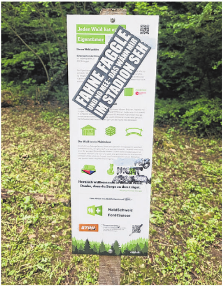Verschmutzte und beschädigte Infotafeln, eine Feuerstelle mitten im Wald und Rauchentwicklung infolge des Waldbrands: In den vergangenen Wochen machte der Förster diverse unerfreuliche Entdeckungen.  Fotos: zVg