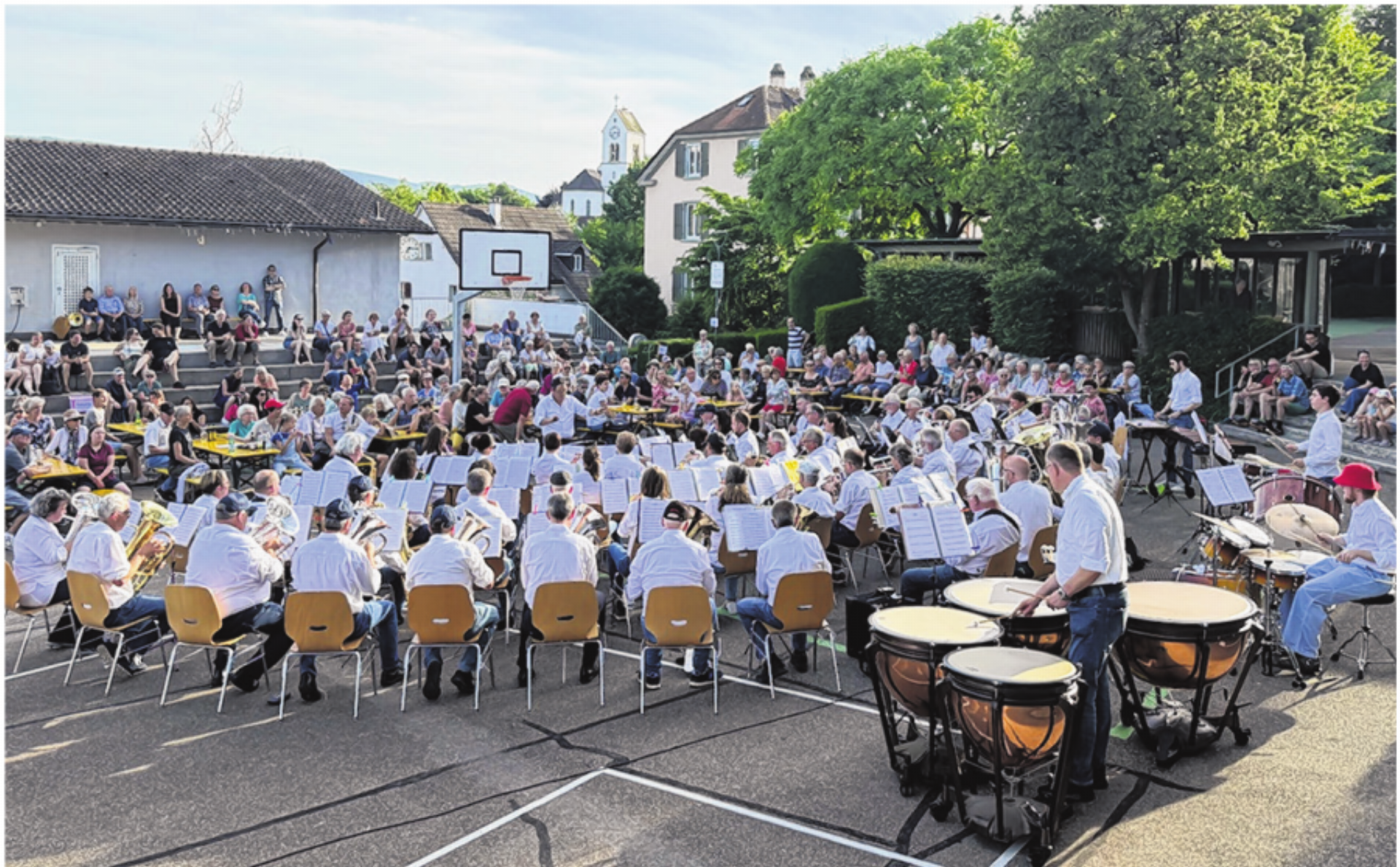 Sommerabend mit Blechmusik - Das Bild wird blockiert. – Möglicherweise durch einen aktiven Adblocker.