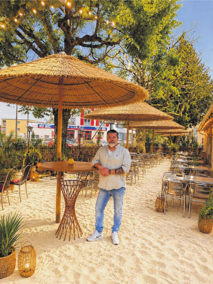 Ibrahim Sarmis in seiner neuen Strandbeiz.