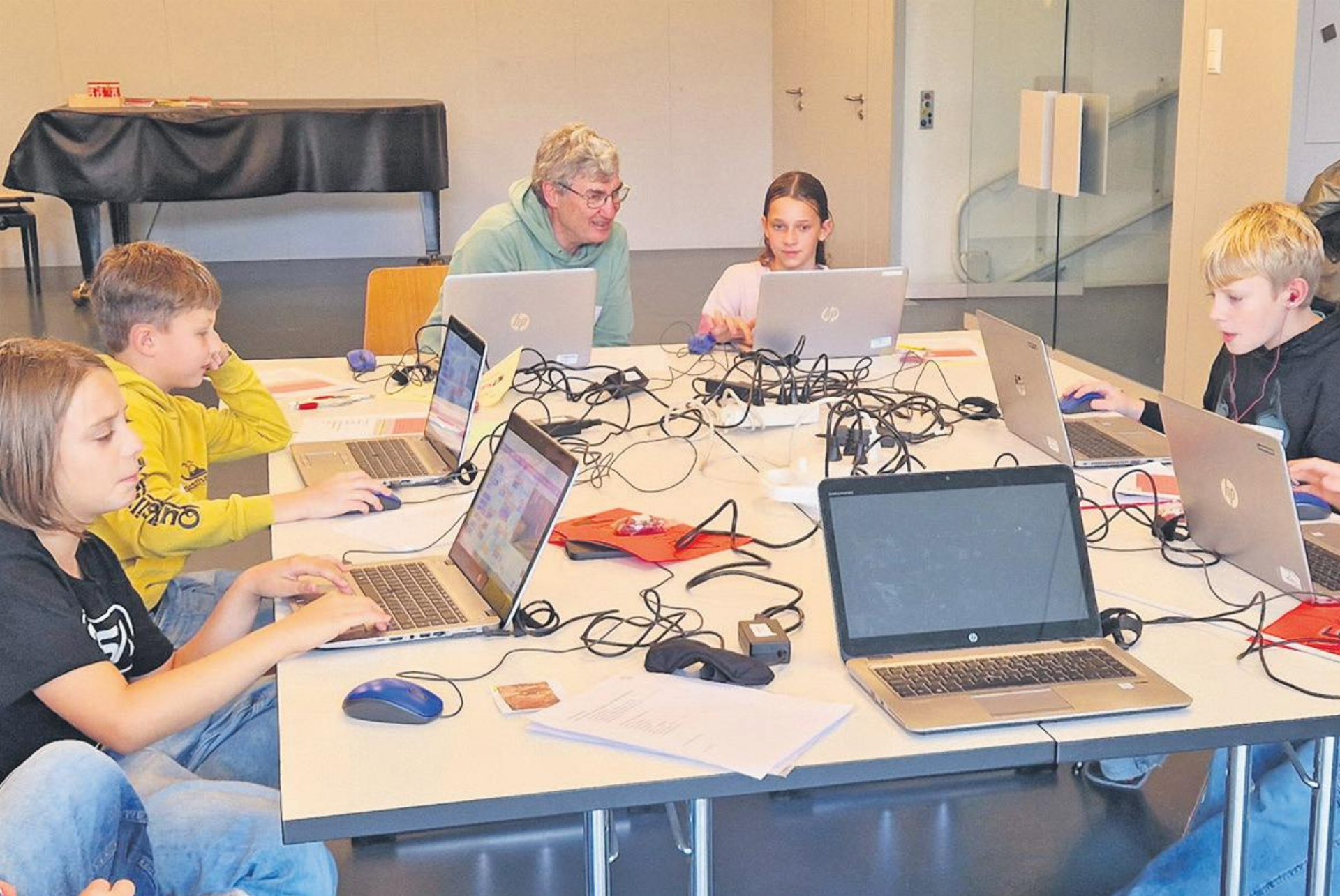Tauche ein in die spannende Welt des Programmierens – jetzt anmelden! - Das Bild wird blockiert. – Möglicherweise durch einen aktiven Adblocker.
