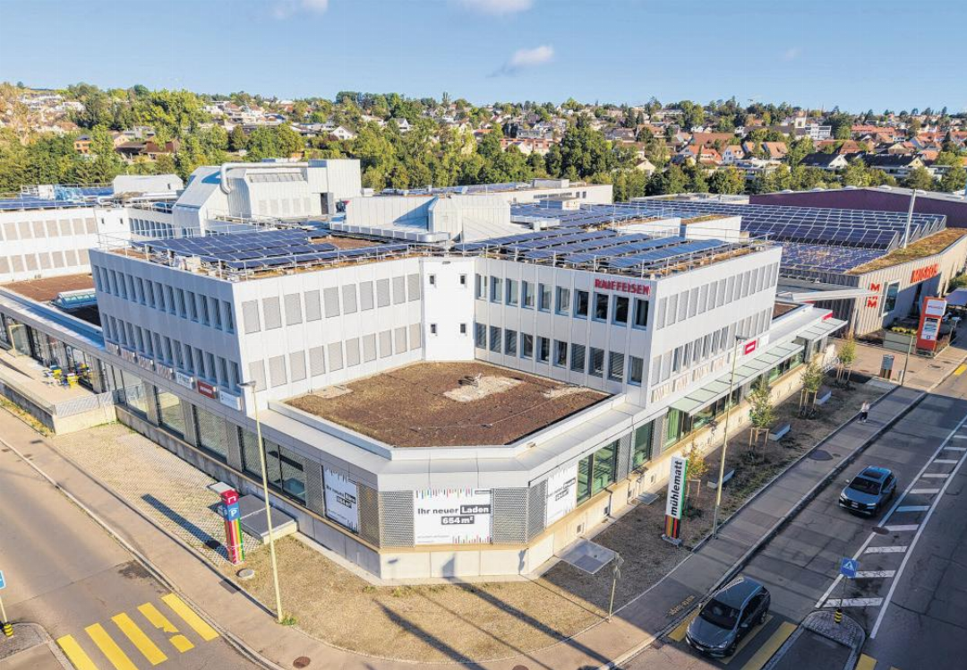 Der neue Hauptsitz der Raiffeisenbank Leimental. Der neue Hauptsitz der Raiffeisenbank Leimental.
